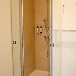 Homely 4 - Chic Self-check-in For Short